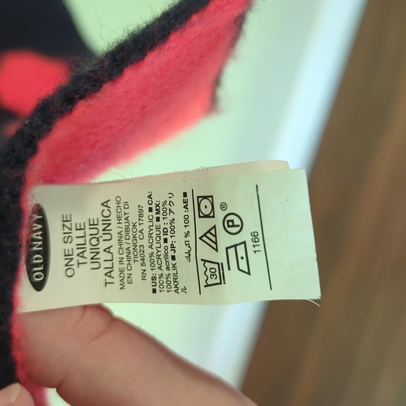 Reversible Old Navy Scarf - Picture 6 of 7